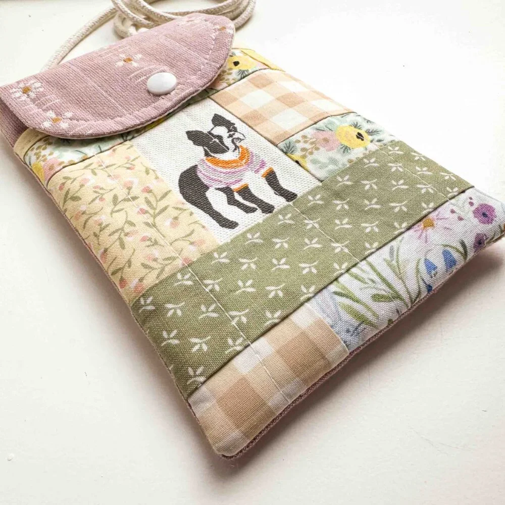 Handmade Boston terrier passport bag for dog lovers - Picture 3 of 10